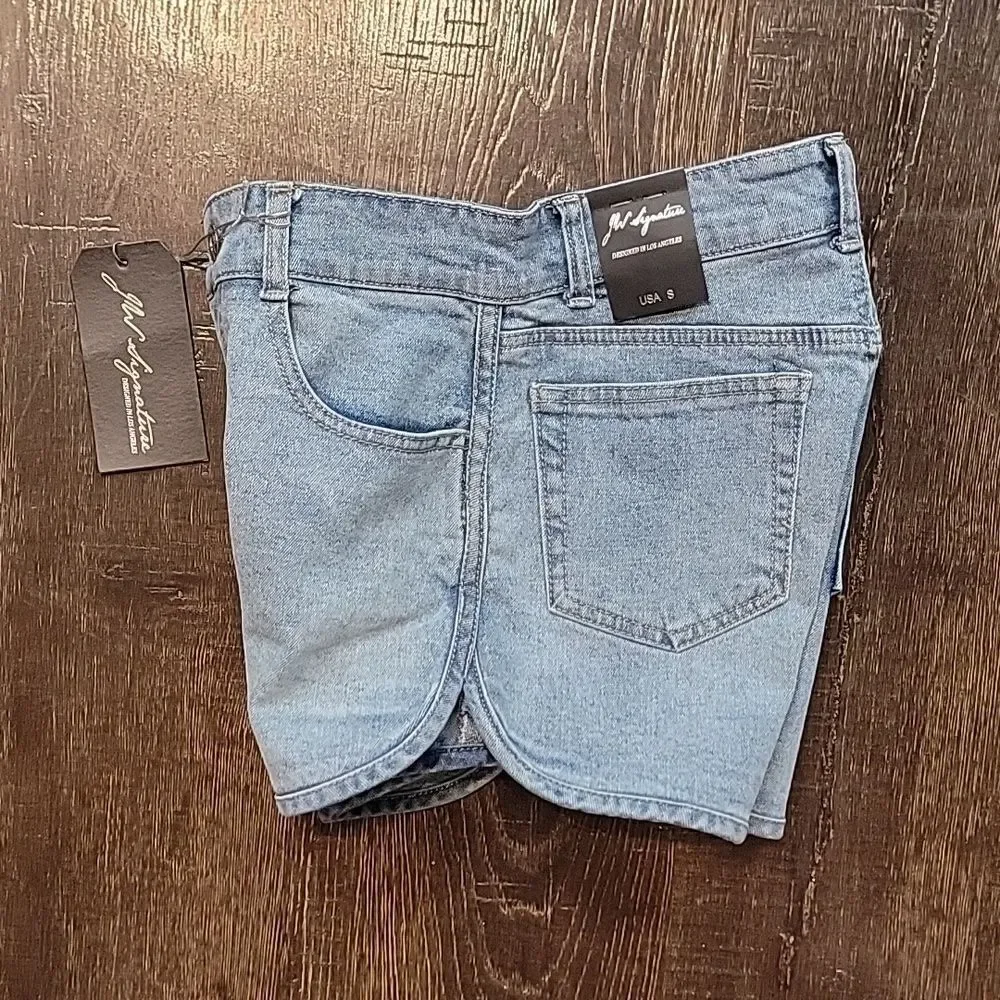 JW Signature Denim Dolphin Hem Shorts - Picture 10 of 15